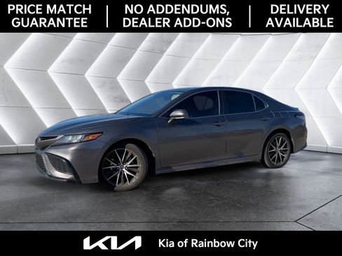 Used 2024 Toyota Camry SE image 4