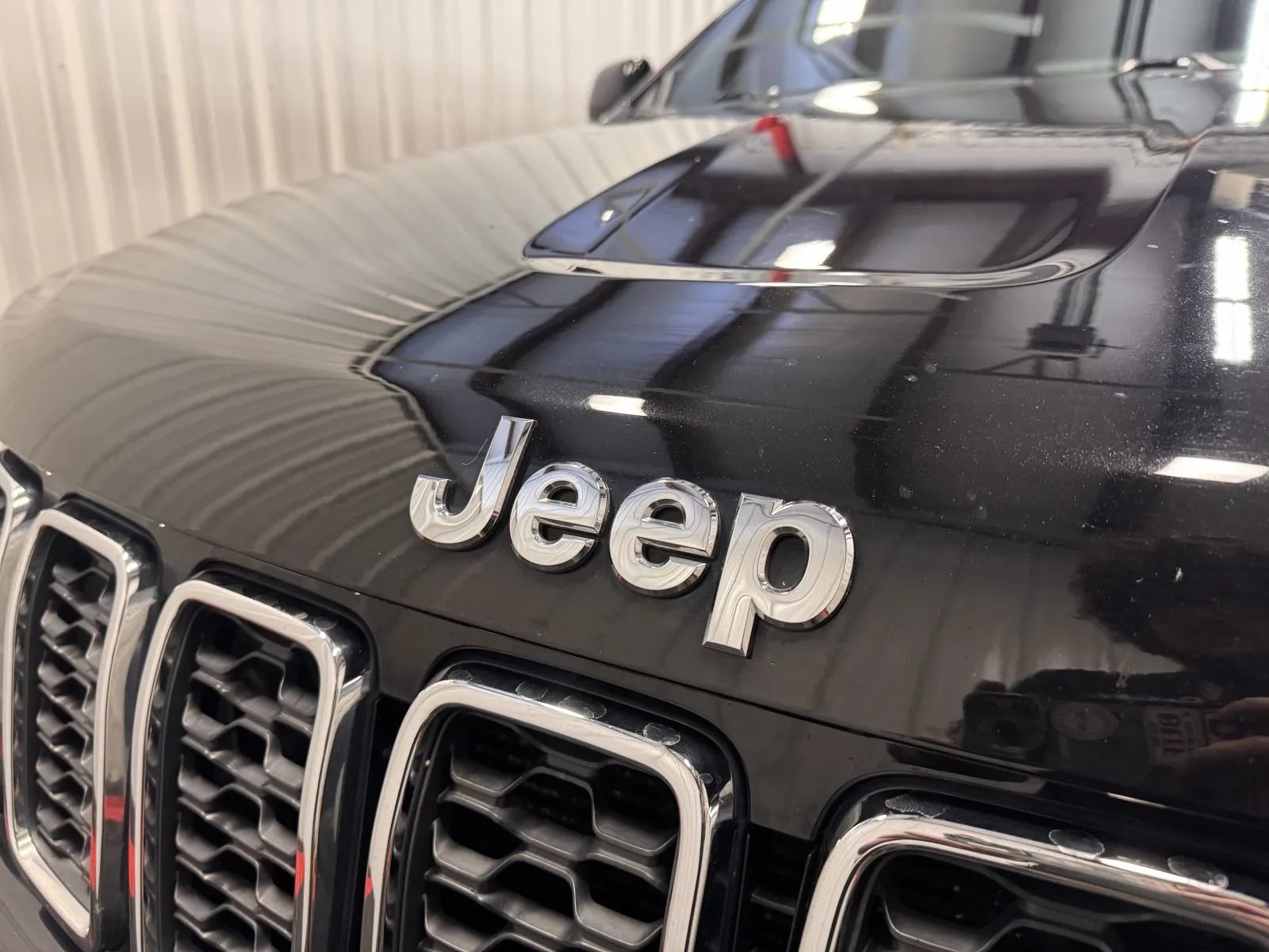 Used 2017 Jeep Grand Cherokee Laredo w/ Quick Order Package 23E AWD/4WD image 7