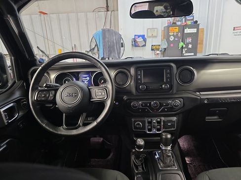 Used 2018 Jeep Wrangler Unlimited Sport S image 16