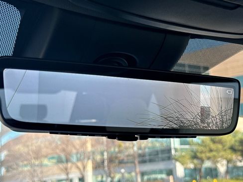 Used 2025 Toyota Sienna Limited image 25