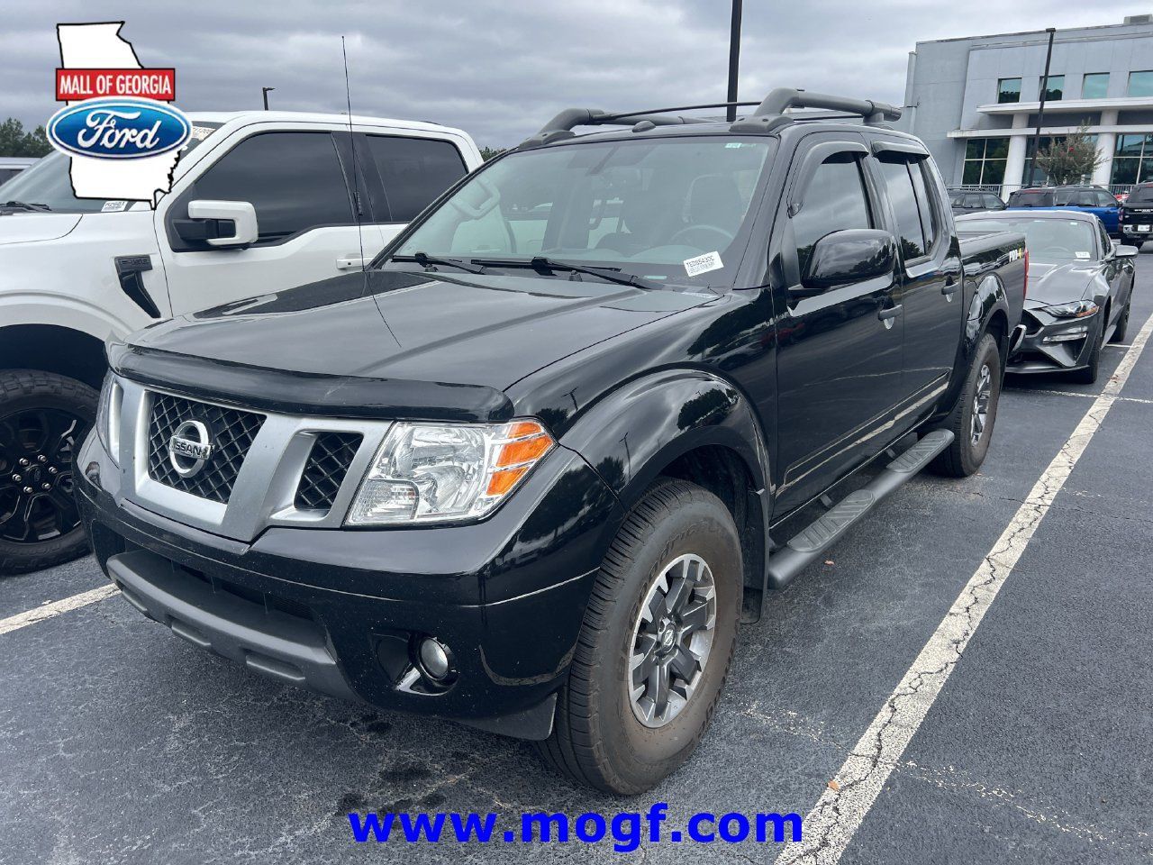 Used 2020 Nissan Frontier PRO-4X w/ Pro-4x Utility Package AWD/4WD image 1