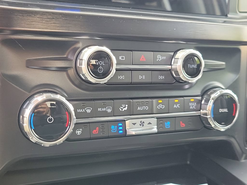 New 2026 Ford F250 Lariat w/ Black Appearance Package AWD/4WD image 27