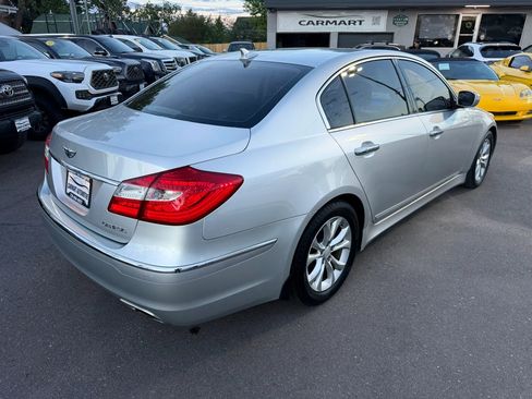 Used 2013 Hyundai Genesis 3.8 RWD image 9
