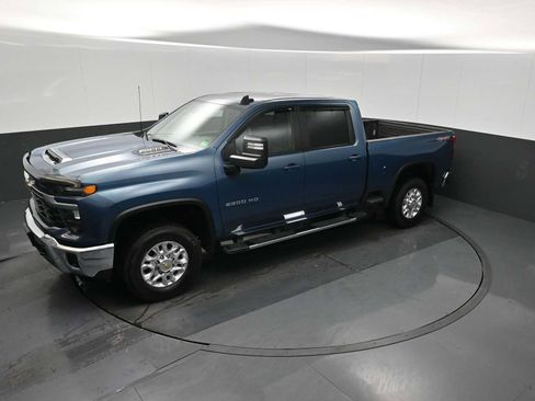 Used 2025 Chevrolet Silverado 2500 LT image 15