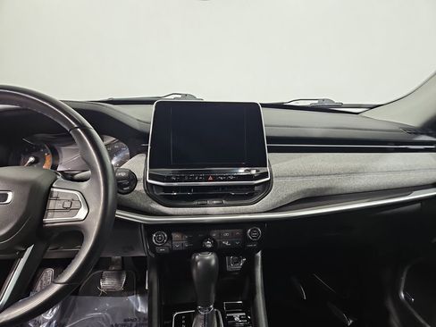 Used 2022 Jeep Compass Latitude w/ Sun and Sound Group image 19