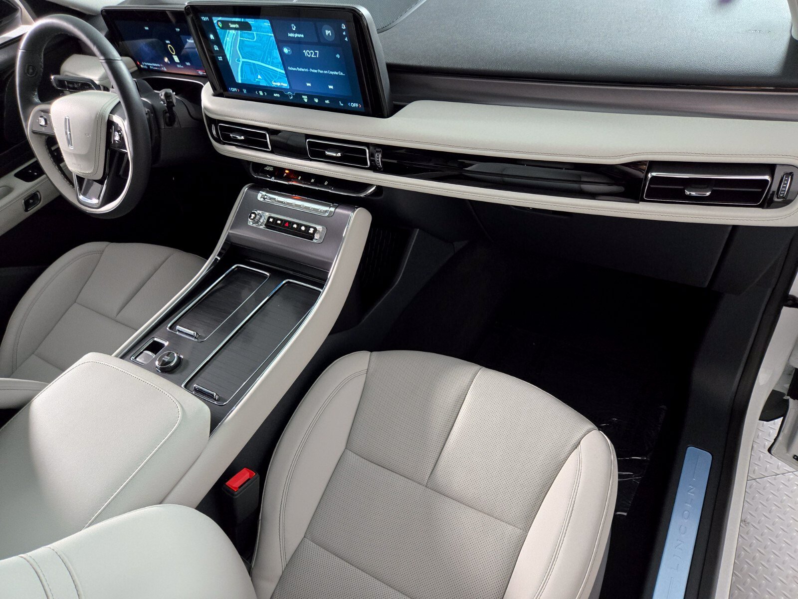 New 2027 Lincoln Aviator 2WD image 22