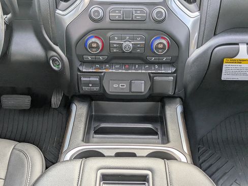 Used 2021 Chevrolet Silverado 1500 LT Trail Boss w/ Convenience Package II AWD/4WD image 18