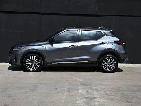 Used 2024 Nissan Kicks SR FWD image 7