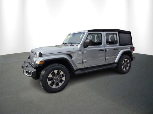Used 2018 Jeep Wrangler Unlimited Sahara image 2
