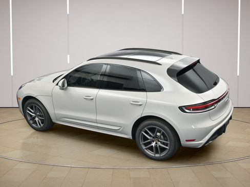New 2026 Porsche Macan AWD/4WD image 32