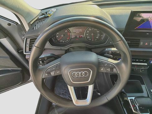 Used 2023 Audi Q5 2.0T Premium w/ Convenience Package AWD/4WD image 39