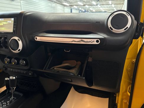 Used 2015 Jeep Wrangler Unlimited Sahara AWD/4WD image 29