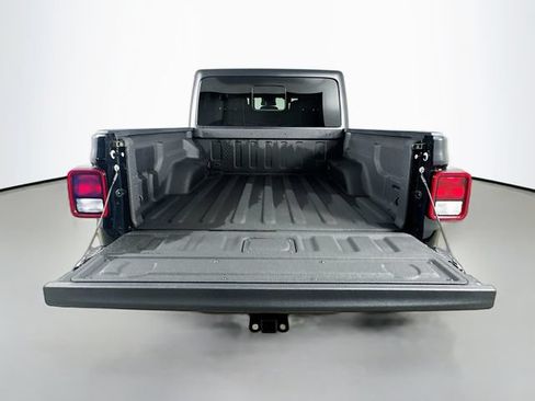 Used 2025 Jeep Gladiator Sport AWD/4WD image 27