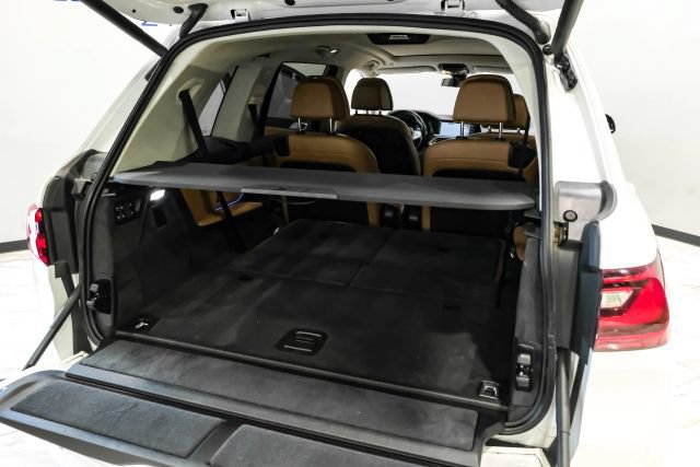 Used 2020 BMW X7 xDrive40i w/ Premium Package AWD/4WD image 48