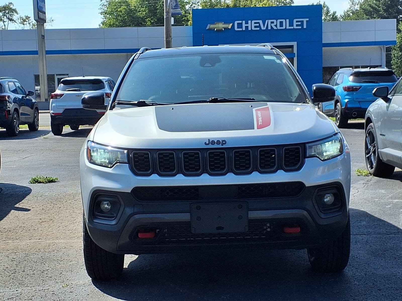 Used 2025 Jeep Compass Trailhawk AWD/4WD image 23