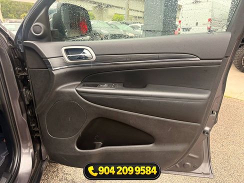Used 2020 Jeep Grand Cherokee Limited AWD/4WD image 31
