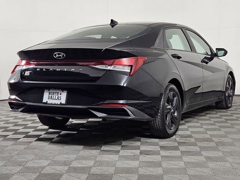 Used 2022 Hyundai Elantra SEL FWD image 5