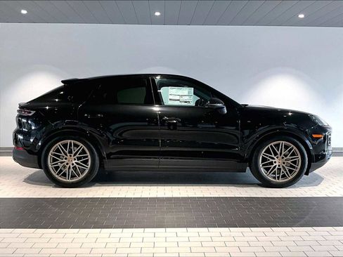 New 2026 Porsche Cayenne Coupe image 8