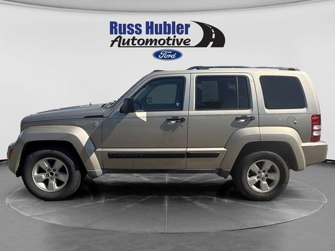 Used 2011 Jeep Liberty Sport w/ Popular Equipment Group AWD/4WD image 2