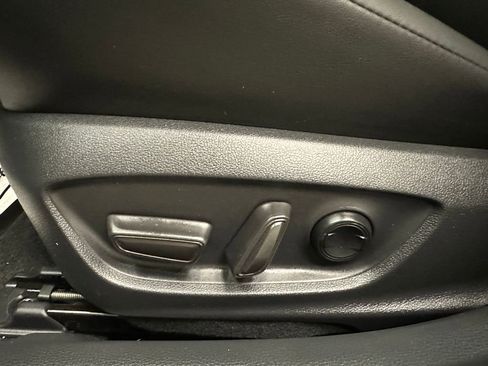 Used 2024 Toyota Prius Prime FWD image 28