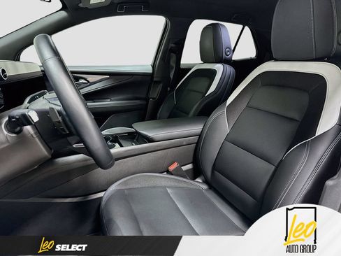 Used 2024 Chevrolet Blazer EV LT AWD/4WD image 24