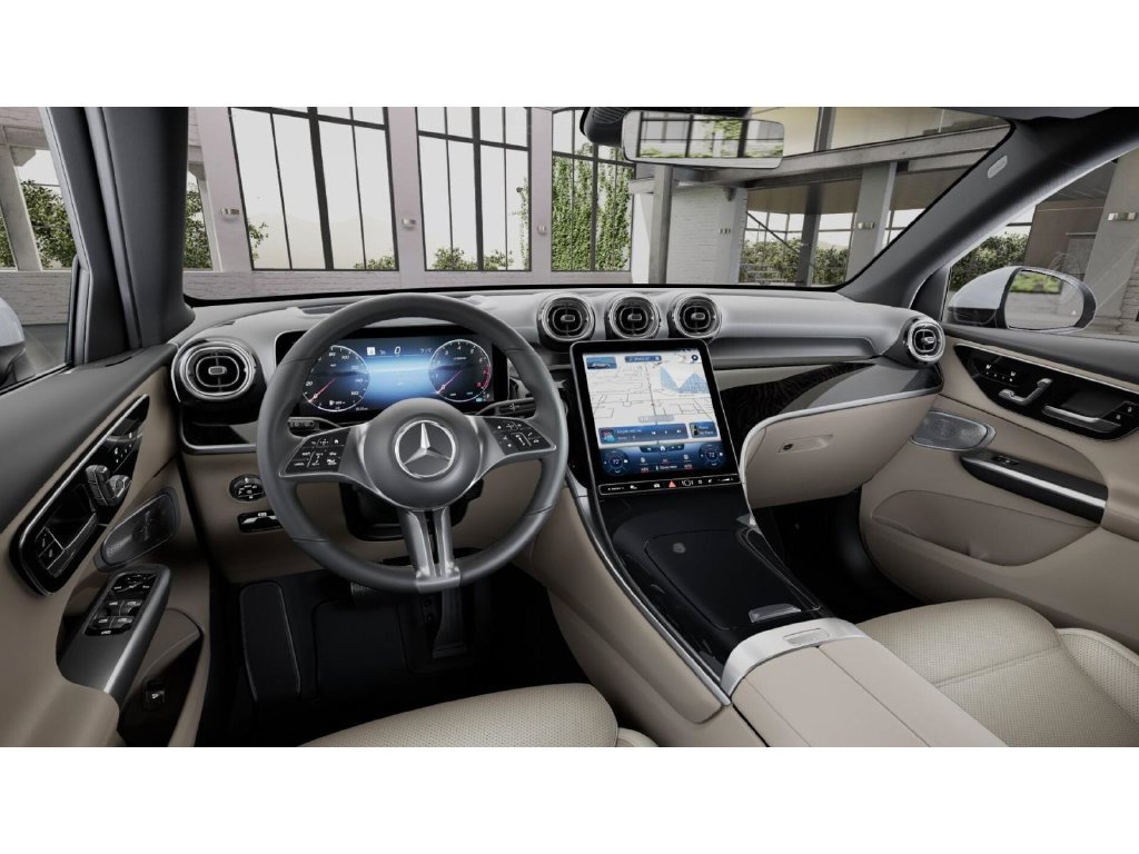 Used 2026 Mercedes-Benz GLC 300 4MATIC image 3