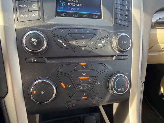 Used 2014 Ford Fusion SE w/ Equipment Group 202A FWD image 12