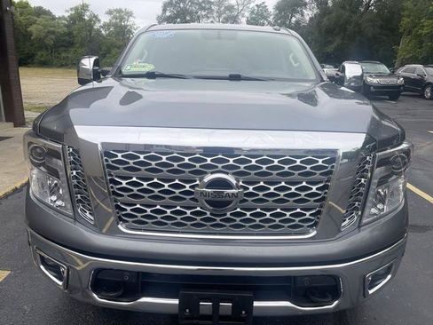 Used 2017 Nissan Titan SL AWD/4WD image 3