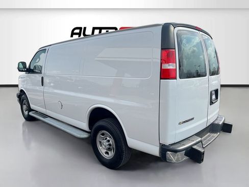 Used 2023 Chevrolet Express 2500 w/ Driver Convenience Package RWD image 5