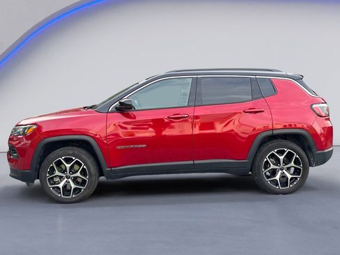Used 2025 Jeep Compass Limited AWD/4WD image 3