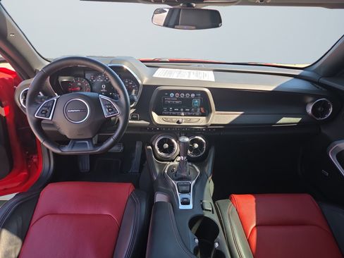 Used 2018 Chevrolet Camaro LT RWD image 11