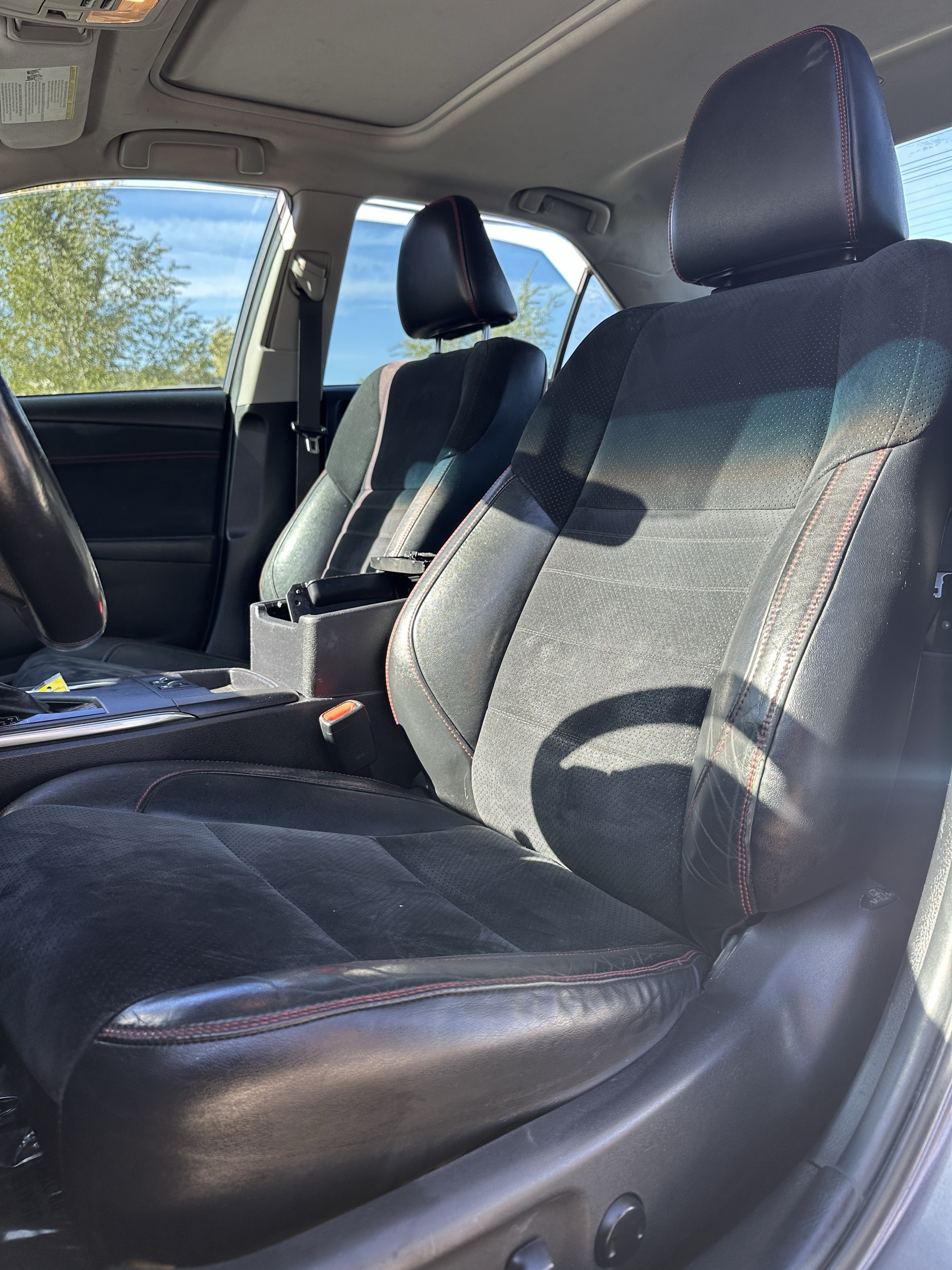 Used 2015 Toyota Camry XSE FWD image 13