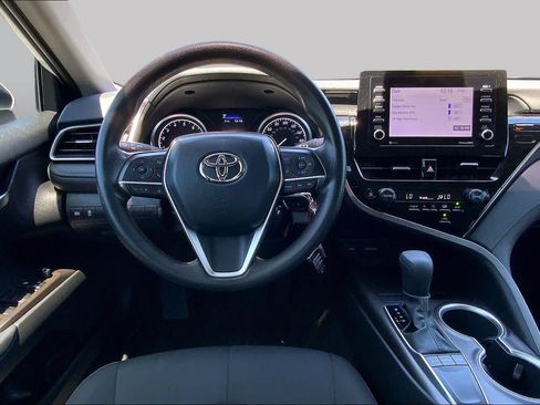 Used 2022 Toyota Camry LE w/ Carpet Mat Package (TMS) FWD image 5