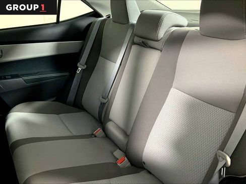 Used 2018 Toyota Corolla LE image 19