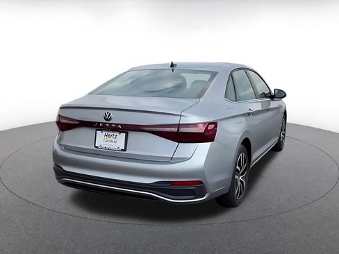 Used 2025 Volkswagen Jetta SE FWD image 13