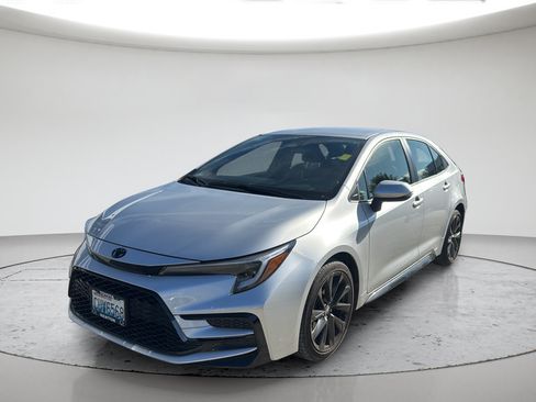 Used 2026 Toyota Corolla SE w/ SE Package FWD image 12