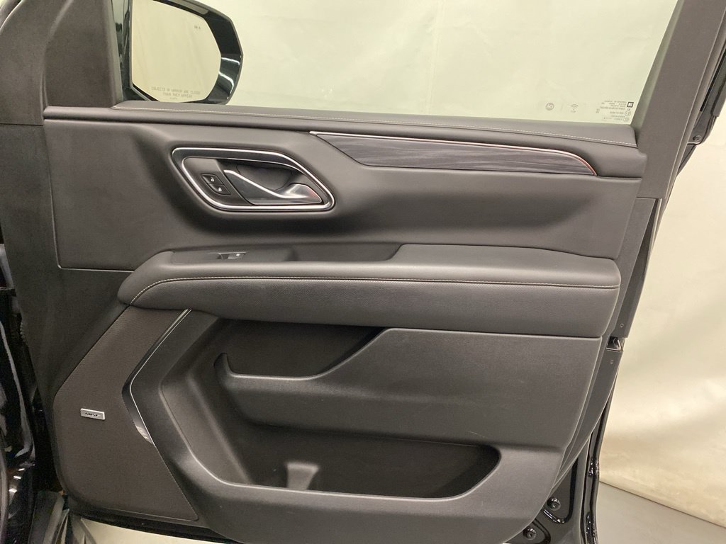 Used 2024 GMC Yukon XL SLT AWD/4WD image 11