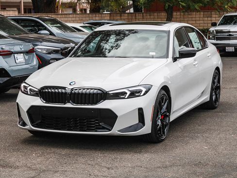 New 2026 BMW 330i Sedan w/ M Sport Package RWD image 3