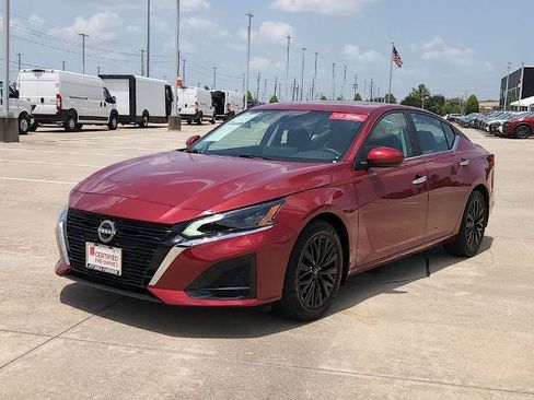 Certified 2025 Nissan Altima 2.5 SV w/ SV Special Edition Package FWD image 9