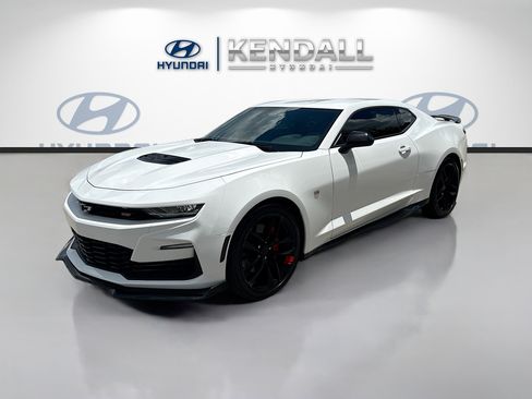 Used 2023 Chevrolet Camaro SS RWD image 3