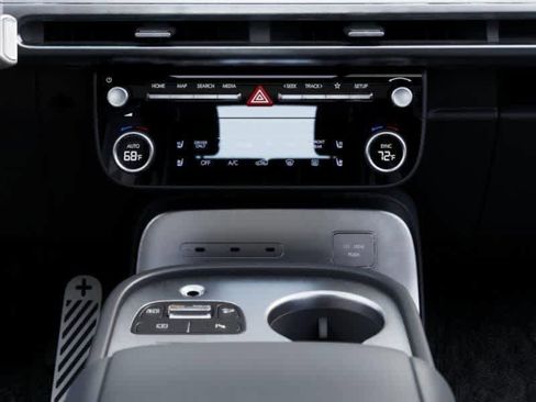 New 2026 Hyundai Ioniq 9 Calligraphy image 16