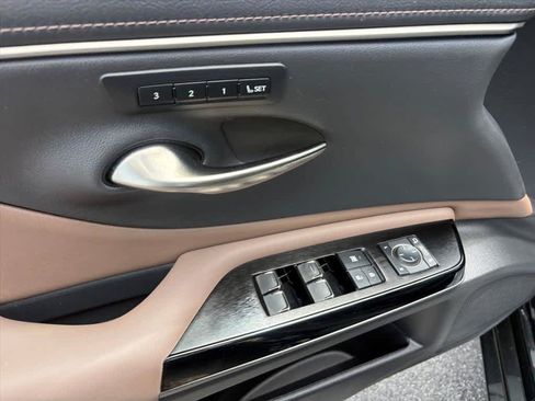 Used 2022 Lexus ES 350 w/ Premium Package FWD image 22