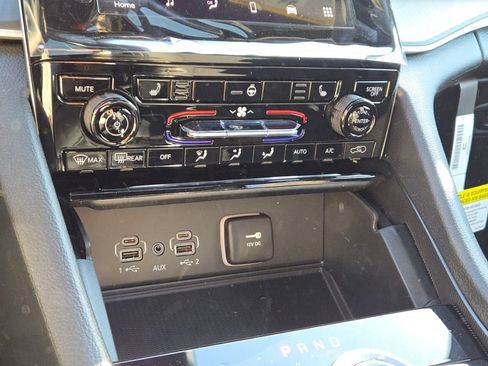 New 2025 Jeep Grand Cherokee Laredo X w/ Luxury Tech Group I image 29