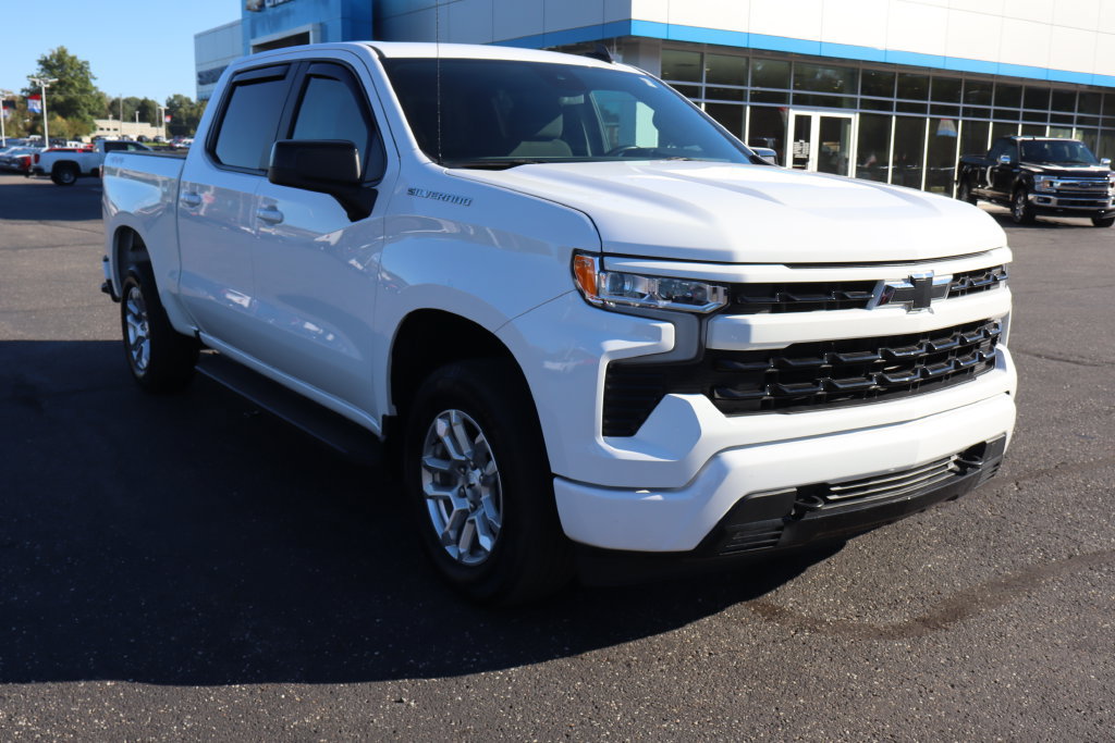 Used 2025 Chevrolet Silverado 1500 RST AWD/4WD image 2