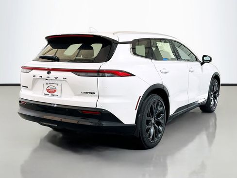 New 2026 Toyota Crown Signia Limited image 4