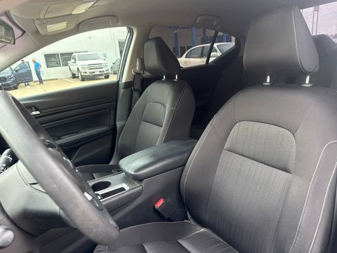 Used 2019 Nissan Altima 2.5 S FWD image 9