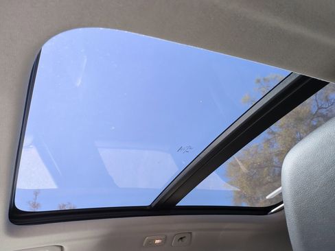 New 2025 Volvo XC40 B5 Core w/ Protection Package Premier image 19