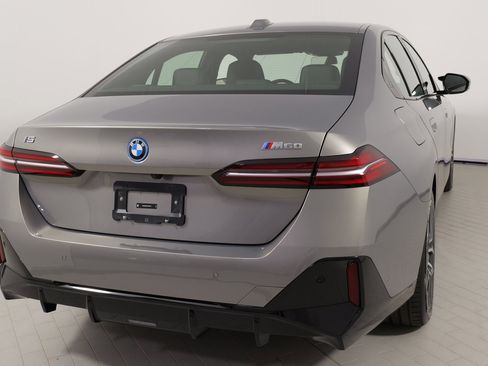 Used 2025 BMW i5 M60 image 34