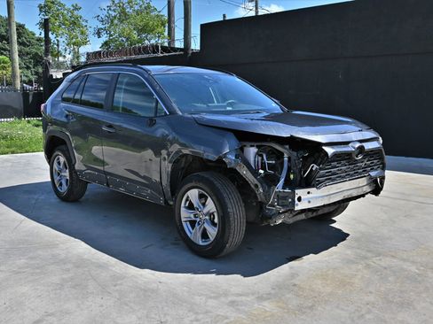 Used 2025 Toyota RAV4 XLE image 2