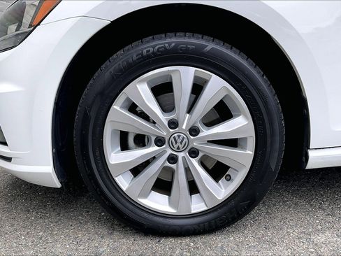 Used 2018 Volkswagen Golf SE FWD image 8